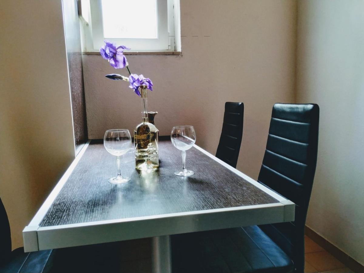 Apartments Asija Brela Zewnętrze zdjęcie
